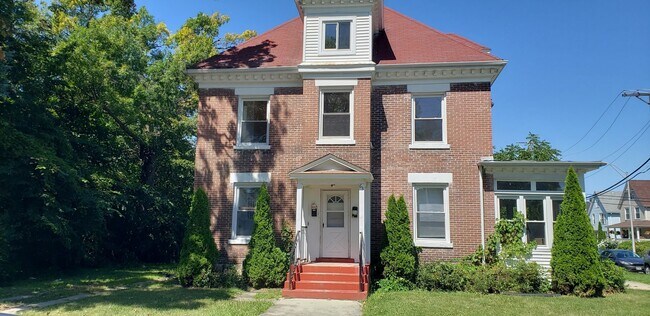 Building Photo - 63 Hickory St