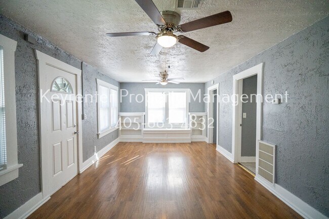 Building Photo - 338 SE 41st St