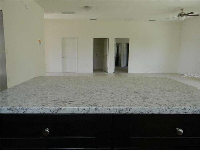 Building Photo - 1781 Oakgrove Ave