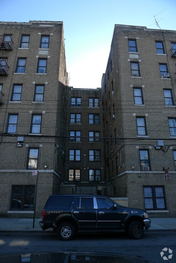 Foto del edificio - 4014-16 Carpenter Ave