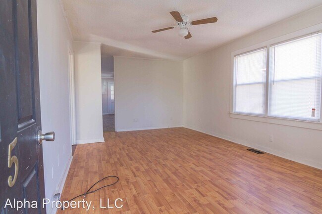 Building Photo - 3 br, 1 bath House - 5 Hunt Street