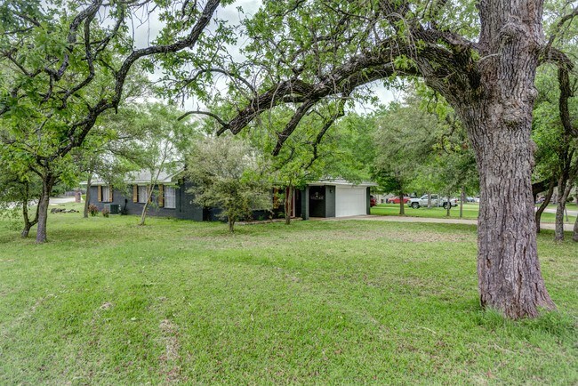 Building Photo - 1601 Austin Ave