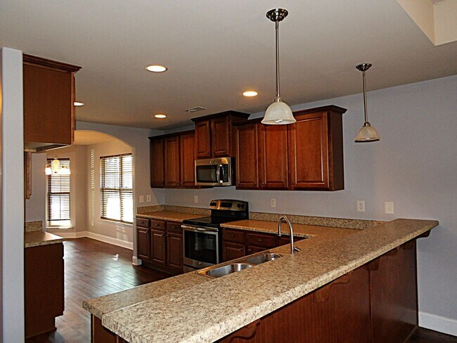 Foto del edificio - 706 Oak Cove Ln NW