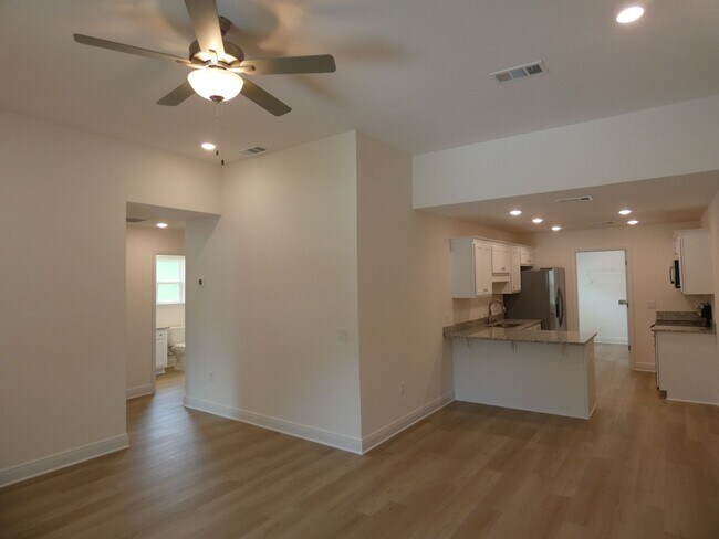 Building Photo - NEW 2bed\2 bath in Milton