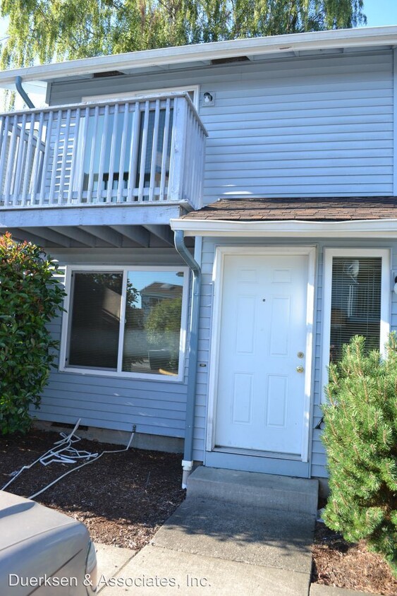 Primary Photo - 2563 SW Pickford St