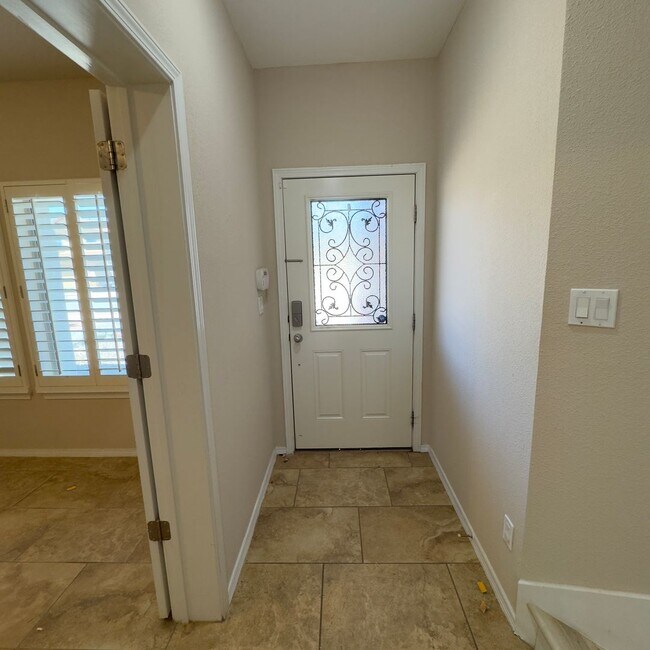 Building Photo - 4 Bedrooms, 3 Baths, a Pool, and Solar Panels!