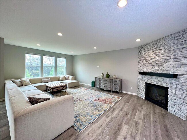 Foto del edificio - 15633 Dakota Ave