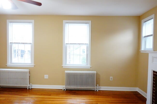 Building Photo - 807 Kennebec Ave