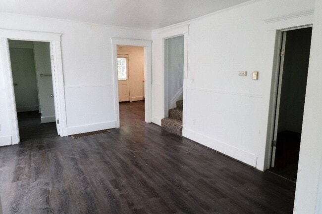 Foto del edificio - $1,300 - Newly 3 Bedroom 2 Bath
