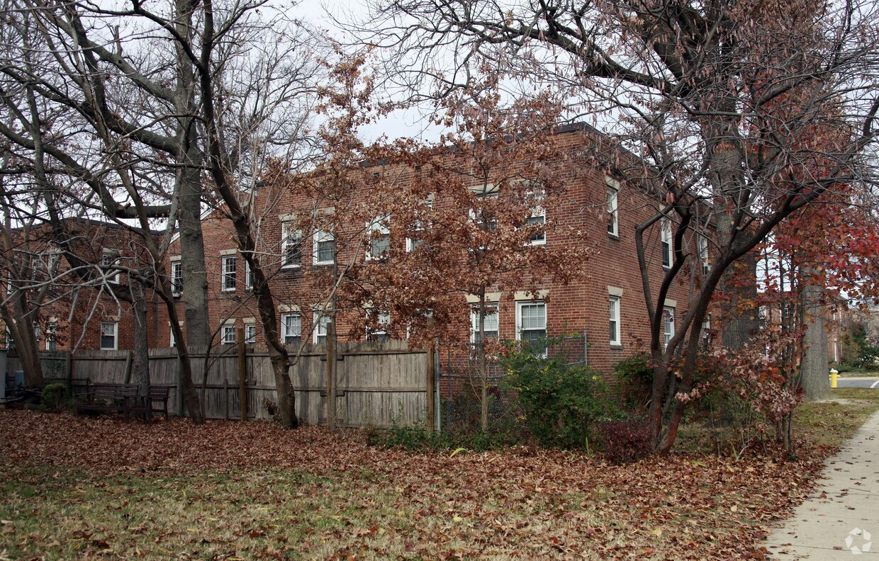 Foto del edificio - Glendale Apartments