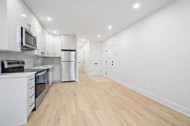 Photo du bâtiment - 4640-4650 Rue Wellington