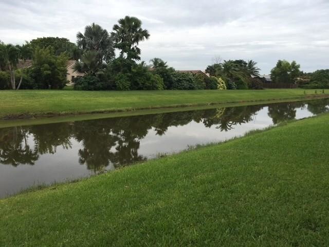 Foto del edificio - 11420 Royal Palm Blvd