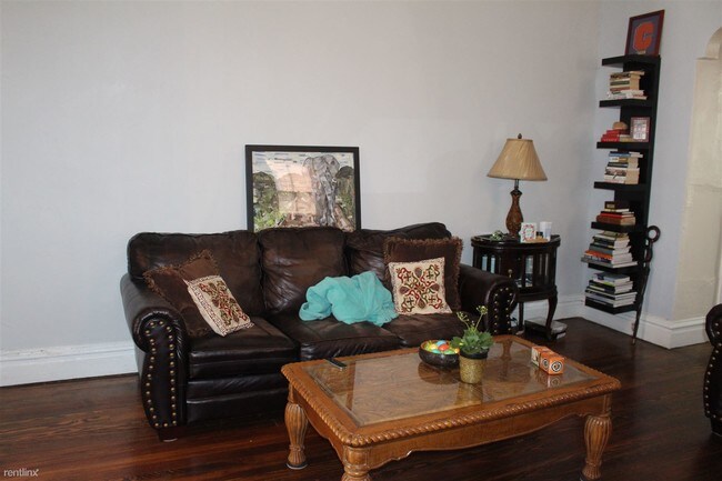 Building Photo - 2 br, 2 bath Townhome - 4384 Gibson Ave # 2
