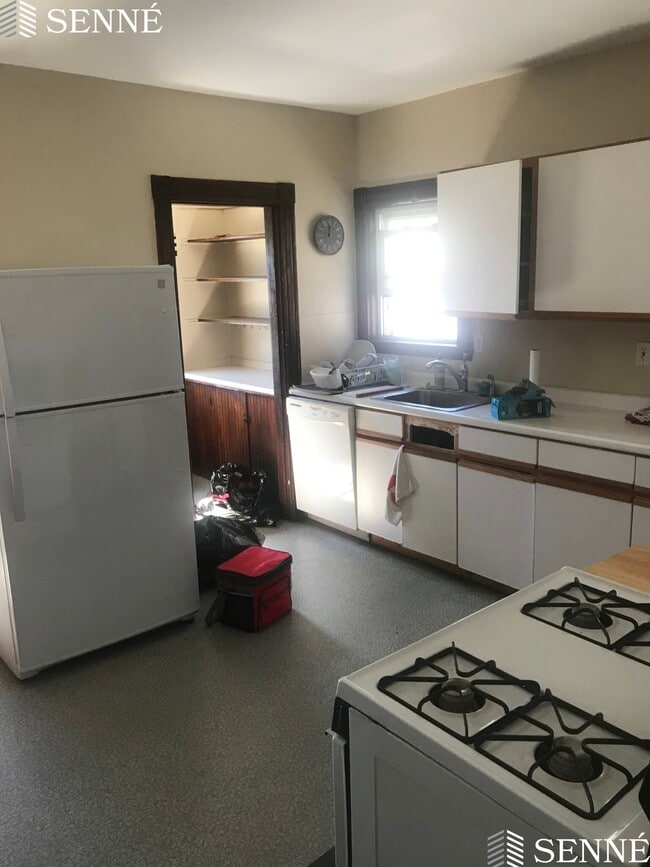 Building Photo - 19 Lovell St