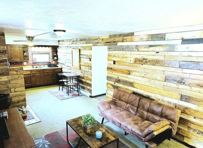 Building Photo - 2981 Fall River Rd