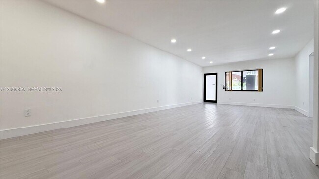 Foto del edificio - 609 Lenox Ave.
