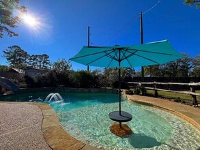 Building Photo - 114 Elmwood St