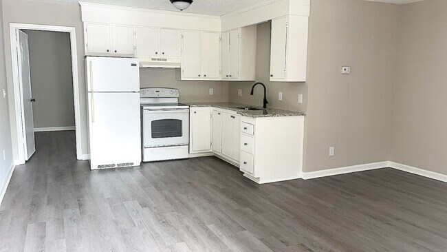 Foto del edificio - Holiday Special - Dont miss out Call and g...