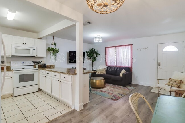 Photo - 1664 Beach Blvd Apartment