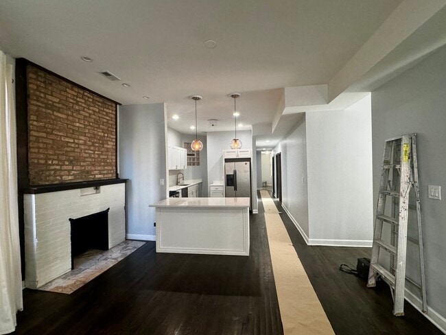 Building Photo - 437 E 46th St