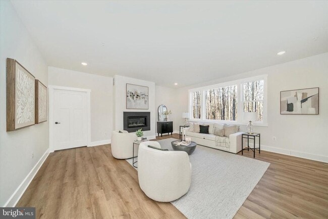 Foto del edificio - 204 3 Rivers Rd