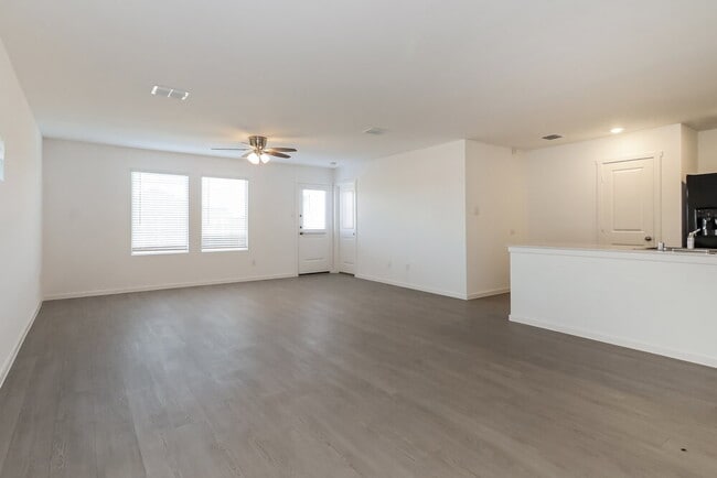 Building Photo - 1809 Javelina St