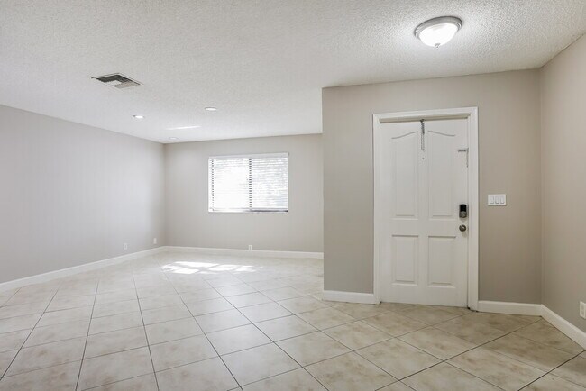 Foto del edificio - 6801 SW 43rd St