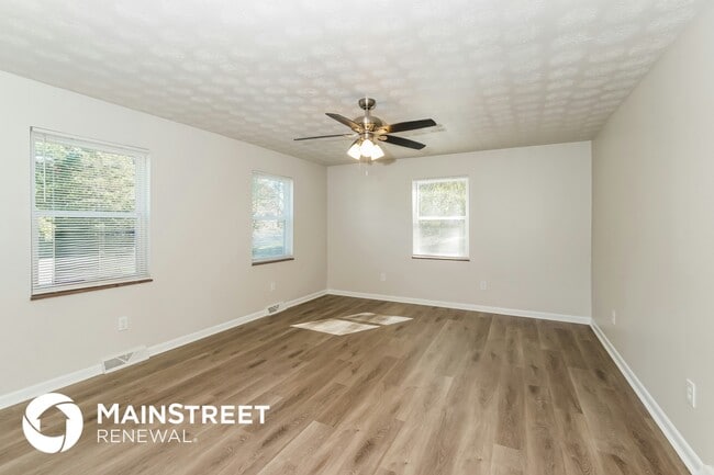 Building Photo - 401 Swanee Dr