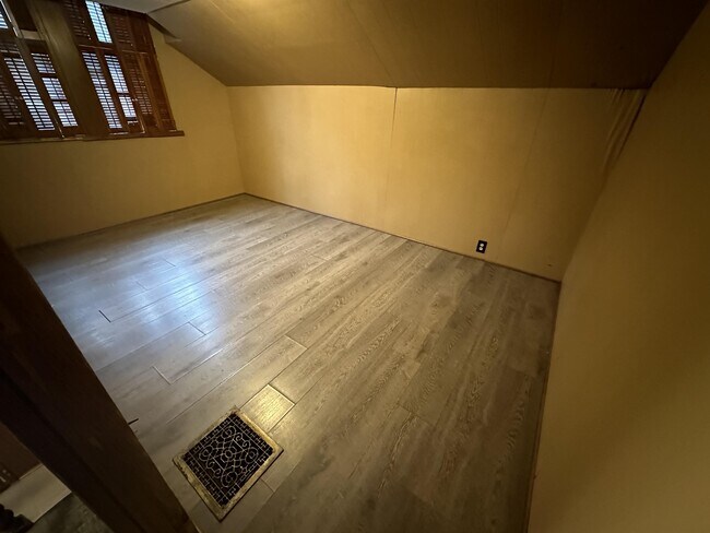 Foto del edificio - 520 S Water St