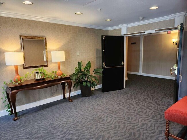 Foto del edificio - 27309 Plantation Dr NE