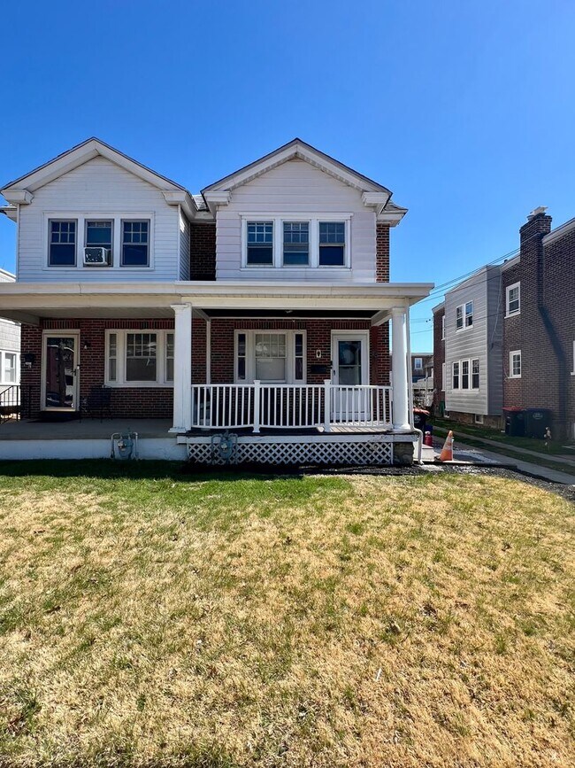 Foto del edificio - Gorgeous 3-Bedroom Townhome in Parkside! Available NOW!