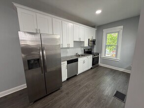 Building Photo - 142 Fairground Ave