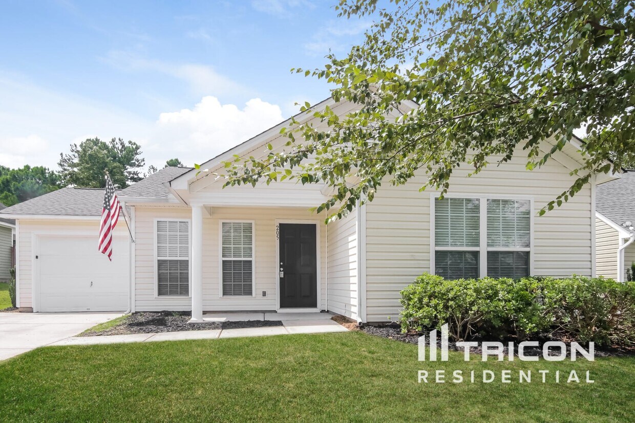 Foto principal - 205 Spring Frost Dr
