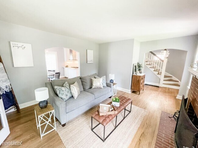 Building Photo - 3 br, 1.5 bath House - 515 Angenette Ave