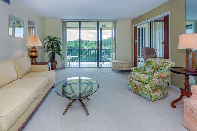 Foto del edificio - 5188 Woodland Lakes Dr