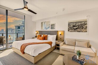 Building Photo - 601 NE 1st Ave