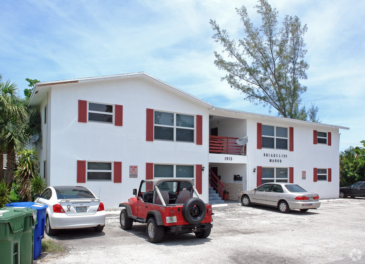Building Photo - Briarcliff Manor