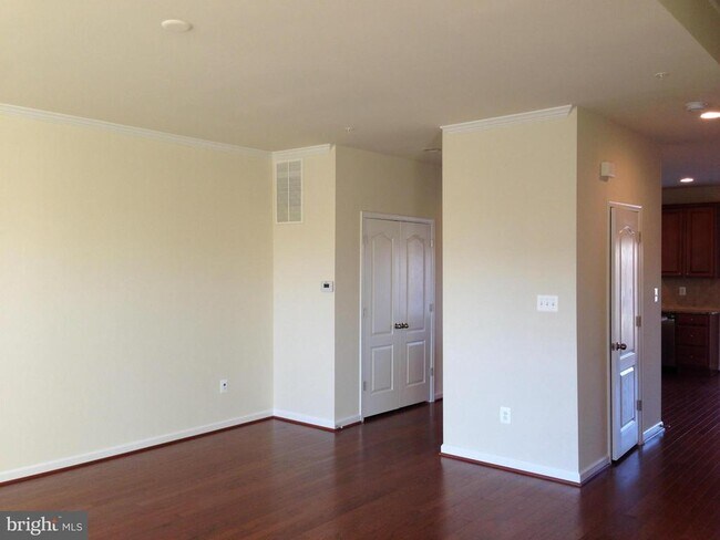 Foto del edificio - 7708 sentry Terrace