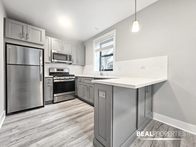 Building Photo - 1137 Oak Ave
