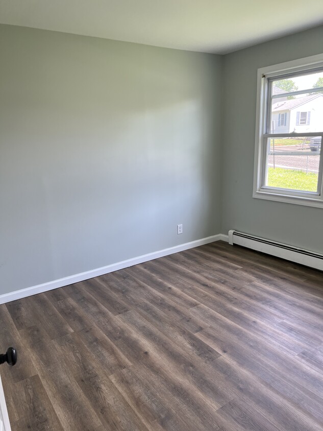 2 Reihl St Unit 2, Elmwood Park, NJ 07407 Condo for Rent in Elmwood