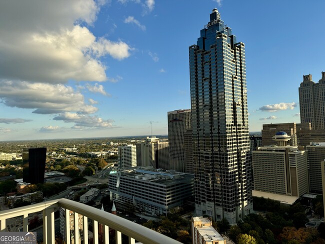 Foto del edificio - 400 W Peachtree St NW