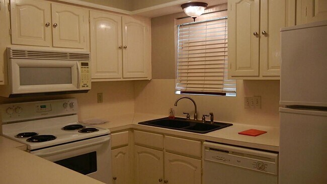 Foto del edificio - 883 Wax Myrtle Ln