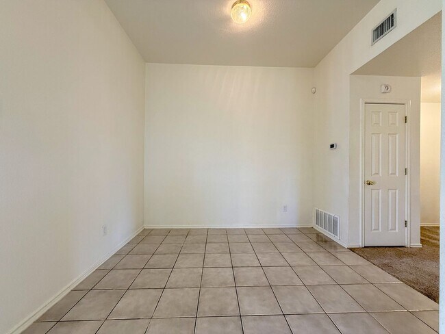 Building Photo - 4202 Jeff Scott Dr
