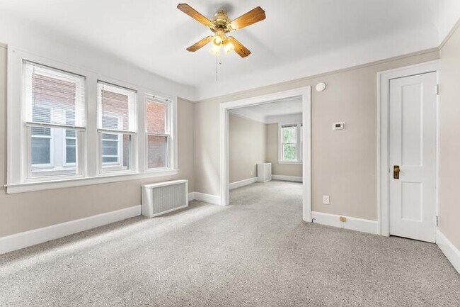 Foto del edificio - 852 Beaconsfield Ave