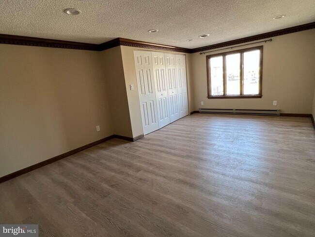 Building Photo - 412 S White Horse Pike