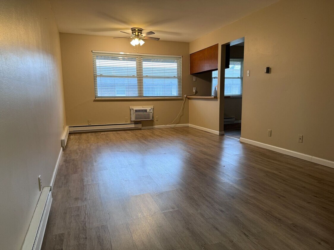 Primary Photo - Two Bedroom Condo for Rent in Hazelwood!