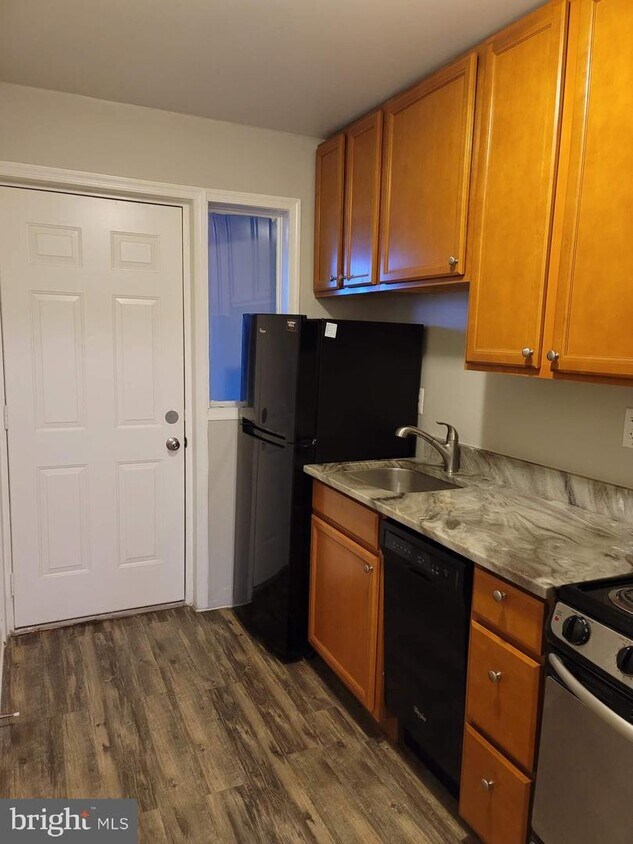 Foto principal - 1222 Meigs Pl NE