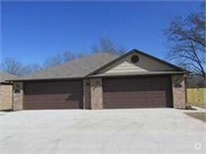 Building Photo - 1144 Springhill Rd