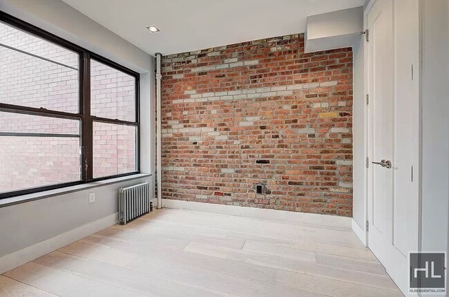 Building Photo - STANTON ST.