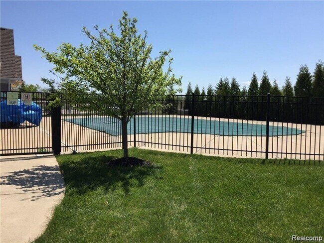 Building Photo - 48437 Manor Bridge Dr